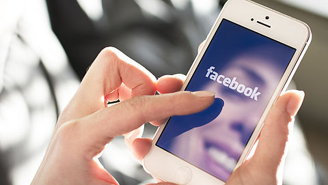 'IPhonecamera geactiveerd bij gebruik Facebookapp'