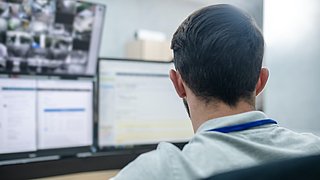 Gemeenten houden inwoners online in de gaten, protocol ontbreekt
