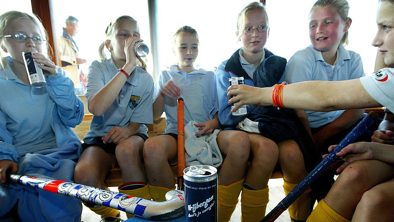 Aldi en Lidl stoppen met verkoop energiedrankjes aan kinderen