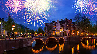 Ook Amsterdam wil al het vuurwerk voor consumenten verbieden