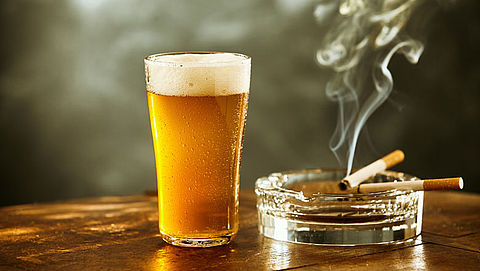 Minder rokers en stevige drinkers in 2018