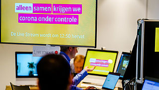 Werkgever en winkelier mogen corona-app niet verplichten