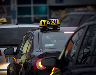 Rechter verbiedt goedkope taxidienst