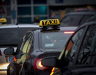 Rechter verbiedt goedkope taxidienst