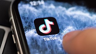 'Toezichthouders moeten ingrijpen om jonge TikTok-gebruikers te beschermen'