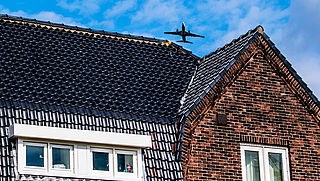 Proef met nieuwe bouwmethoden tegen vliegherrie Schiphol