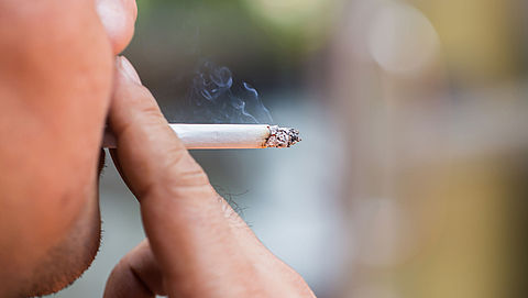 'Roken kost wereldeconomie biljoen per jaar'