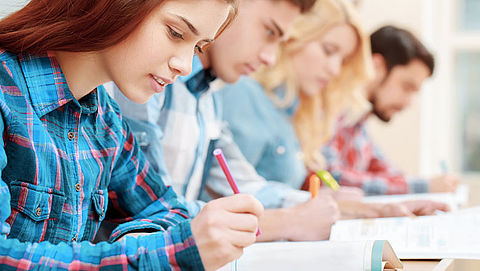Schoolexamens gaan door, al dan niet uitgesteld