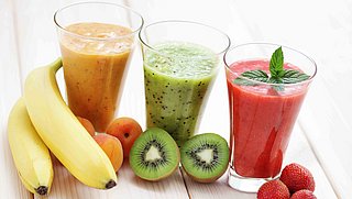 Hoe gezond zijn smoothies eigenlijk? En waar moet je op letten als je ze zelf maakt?