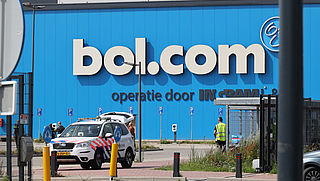 Pakketjes Bol.com lopen vertraging op door overval distributiecentrum