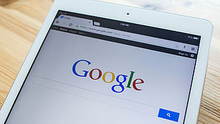 Google wiste vorig jaar dubbel zoveel advertenties als in 2016