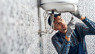 Wat doe je als je een loodgieter of een andere servicemonteur nodig hebt?