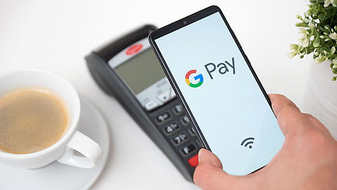 Bij deze banken kun je voortaan via je mobiel betalen met Google Pay