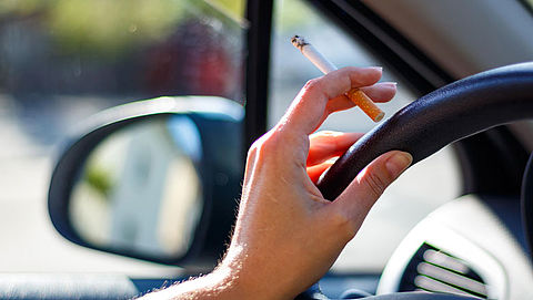 Vlaanderen wil rookverbod in auto met kind