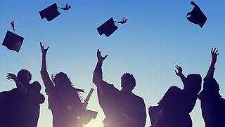 Klaar met studeren: wat moet je regelen?