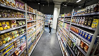 Leeg schap in supermarkt? 'Slimme camera is geen oplossing'