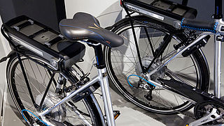 Brandgevaar door accu's elektrische fietsen