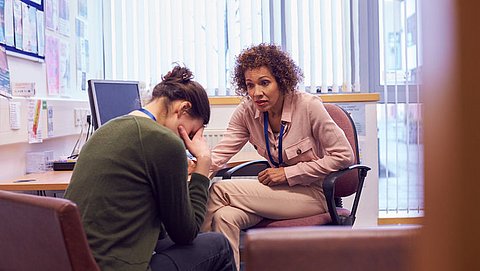 Studenten riskeren psychische stoornis als onderwijs dicht blijft, zeggen psychiaters