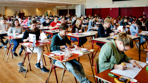 Examen toch als eerste nagekeken door eigen leraar