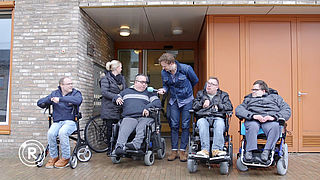Gehandicapten wachten uren op taxi | Radar checkt