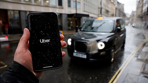 Uber verhoogt prijzen zonder klanten hierover in te lichten