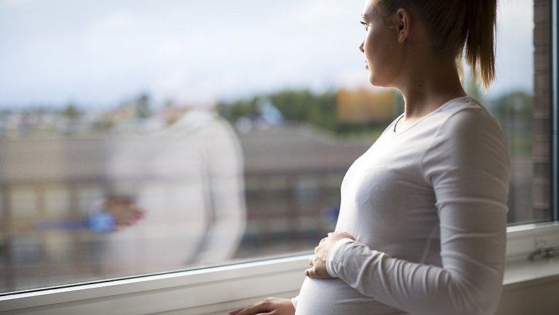 Kun je nog in het ziekenhuis bevallen? Zwanger in de coronacrisis