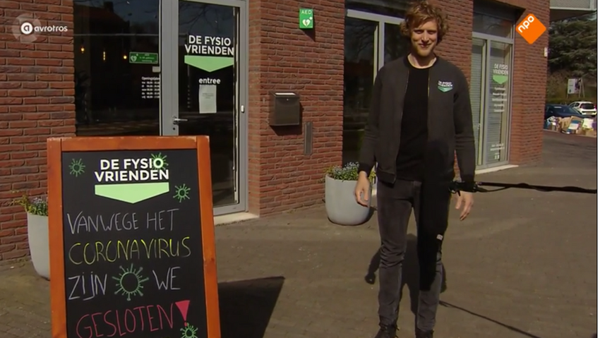 Fysiotherapeut Stijn voor zijn praktijk. Fysiotherapeut Stijn voor zijn praktijk.