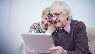 Ouderen zijn verplicht internetten zat
