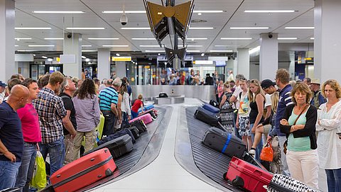 7.000 achtergebleven koffers na staking KLM: hoelang gaat het nog duren? En waar heb je recht op?