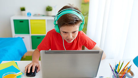 'Online risico's voor kinderen moeten beperkt worden'
