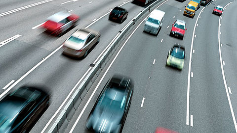 Politie begint nieuwe aanpak tegen hardrijders met inzet van radarwagens