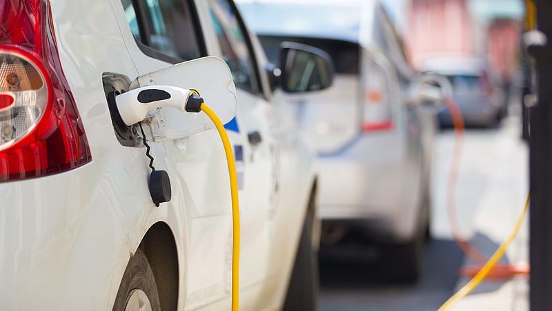 Kan Nederland een toename van het aantal elektrische auto's wel aan?