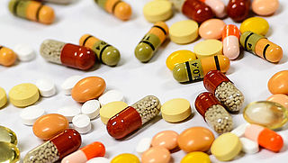 Overheid investeert belastinggeld in bedrijven die dure medicijnen maken
