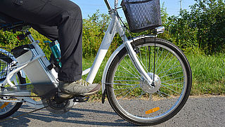 Fietsen op e-bike niet gevaarlijker dan op normale fiets