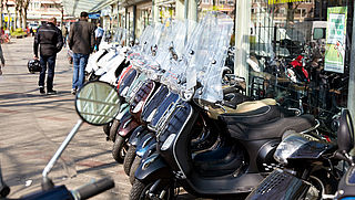 Gemeenten pleiten ook voor verplichte helm op snorfiets