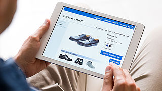 Uitgaven online shoppen met 10 procent gestegen