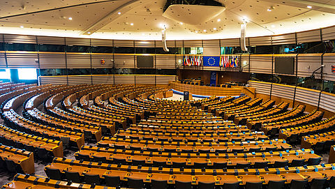 Europa tikt Nederlandse regering op vingers om vergoeding zorgkosten