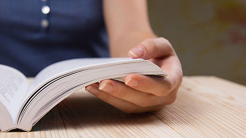 'Mensen die lezen zijn gezonder en gelukkiger'