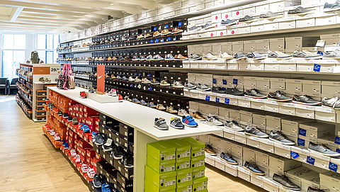 'Schoenenwinkels lijden onder concurrentie met webwinkels'