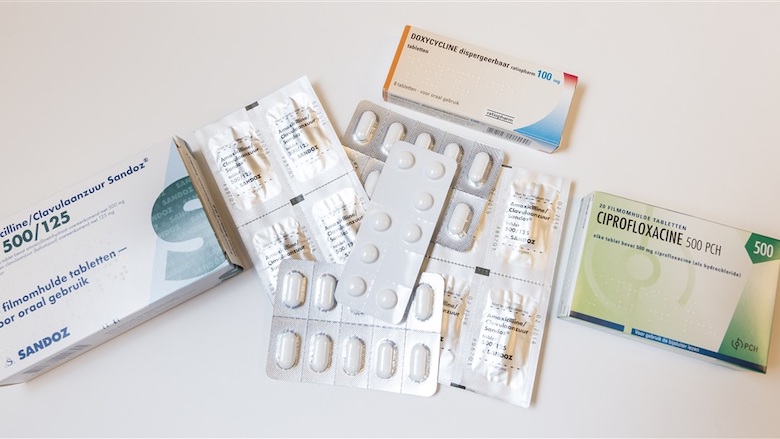 Steeds meer mensen zijn resistent tegen antibiotica en zo gevaarlijk is dat