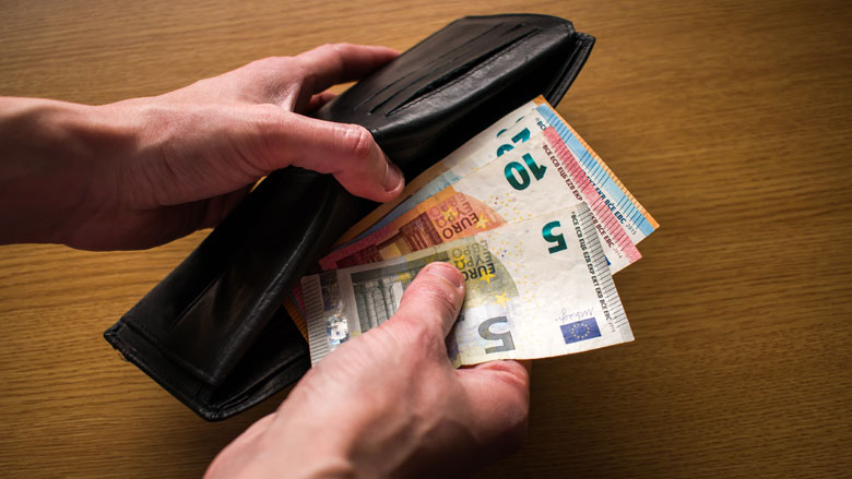 'Modaal inkomen stijgt volgend jaar met 45 euro per maand'
