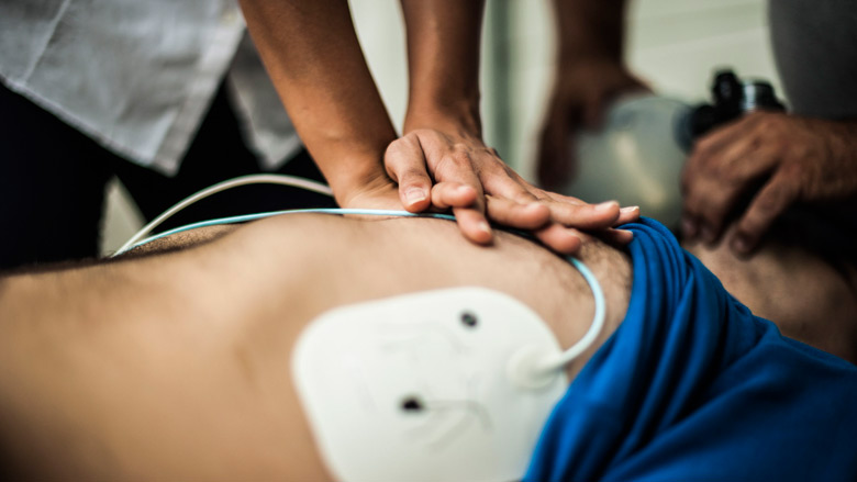 'Beschikbaarheid defibrillatoren te laag'