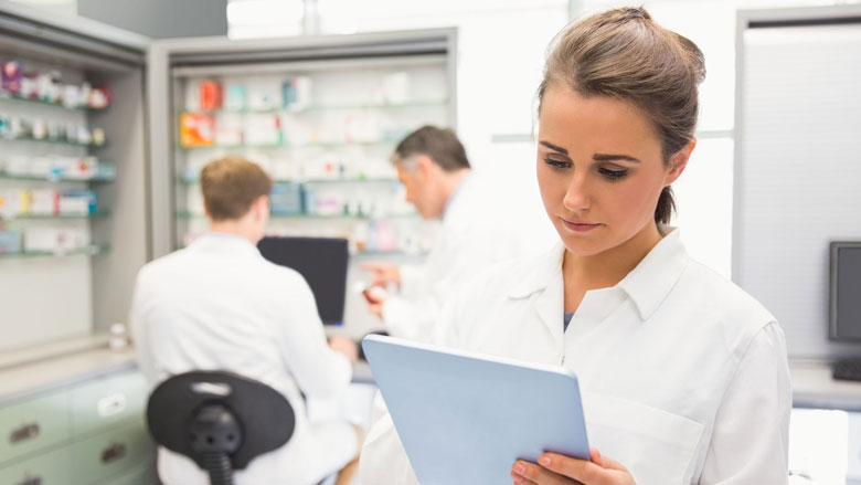 'Apothekers moeten steeds meer zorg leveren voor minder geld'