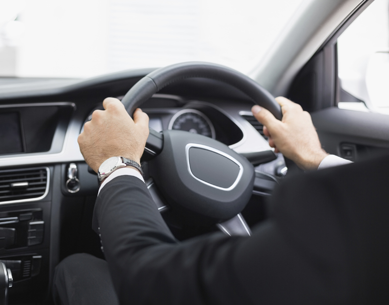 'Autofabrikant volgt automobilist overal'