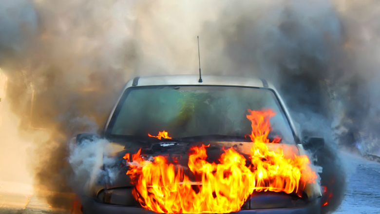 Flesje water in auto kan brand veroorzaken
