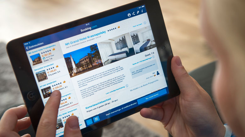 Booking.com scherpt regels aan om illegale verhuur in Amsterdam tegen te gaan