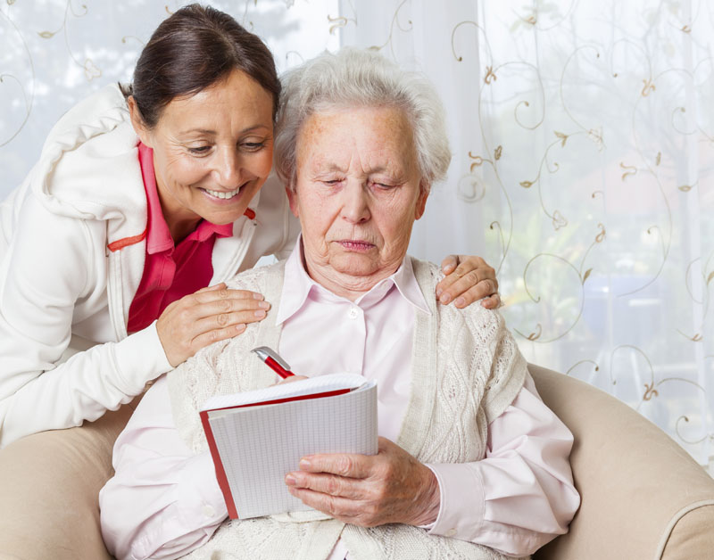 Zorg voor demente ouderen moet verbeteren