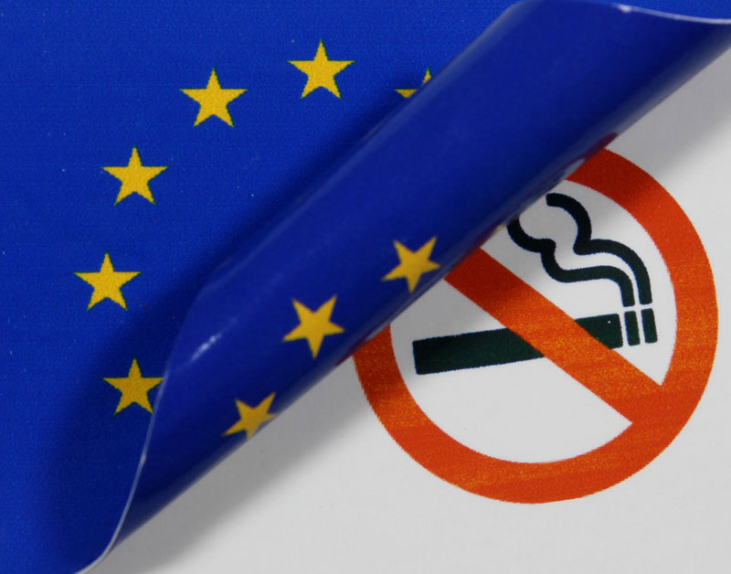 EU mag vasthouden aan sobere sigarettenpakjes