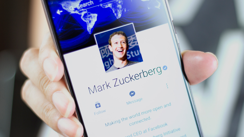 Facebookbaas geeft uitleg aan Amerikaans congres over privacyschandaal
