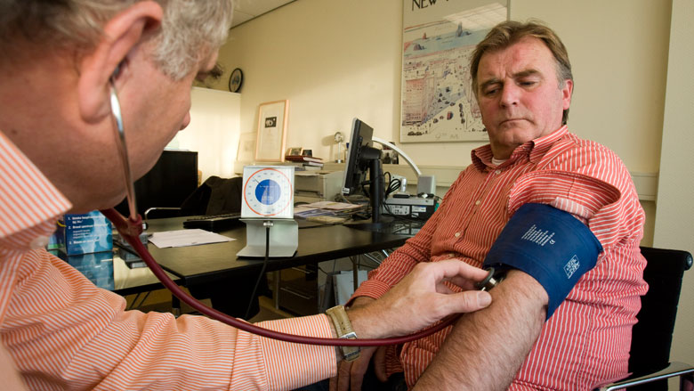 Minder vaak medicatie bij langere bloeddrukmeting